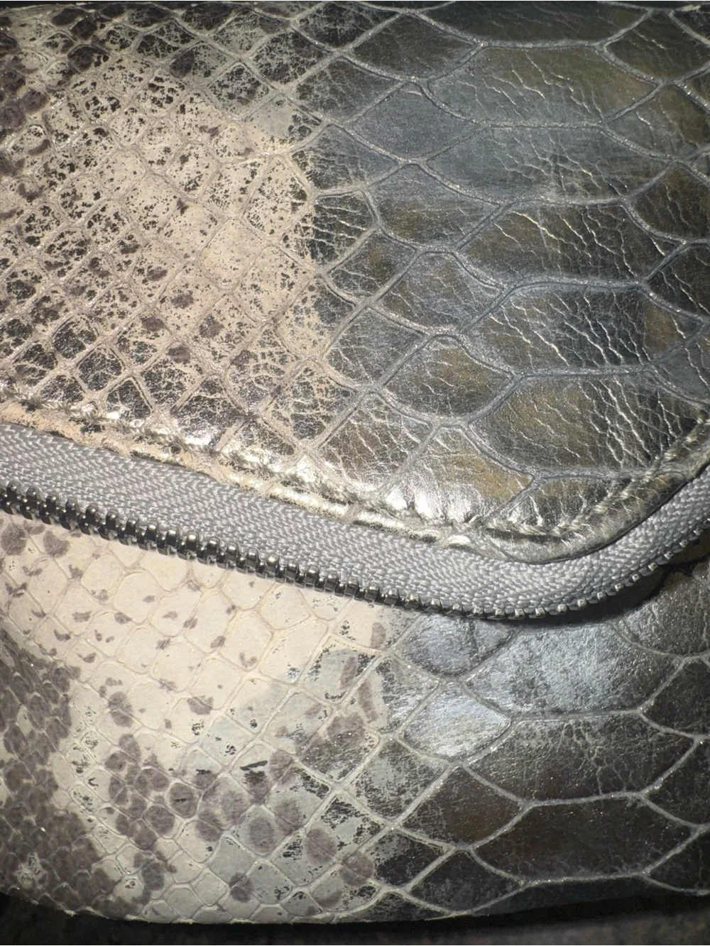 henri bendel Silver Snakeskin Wristlet EUC